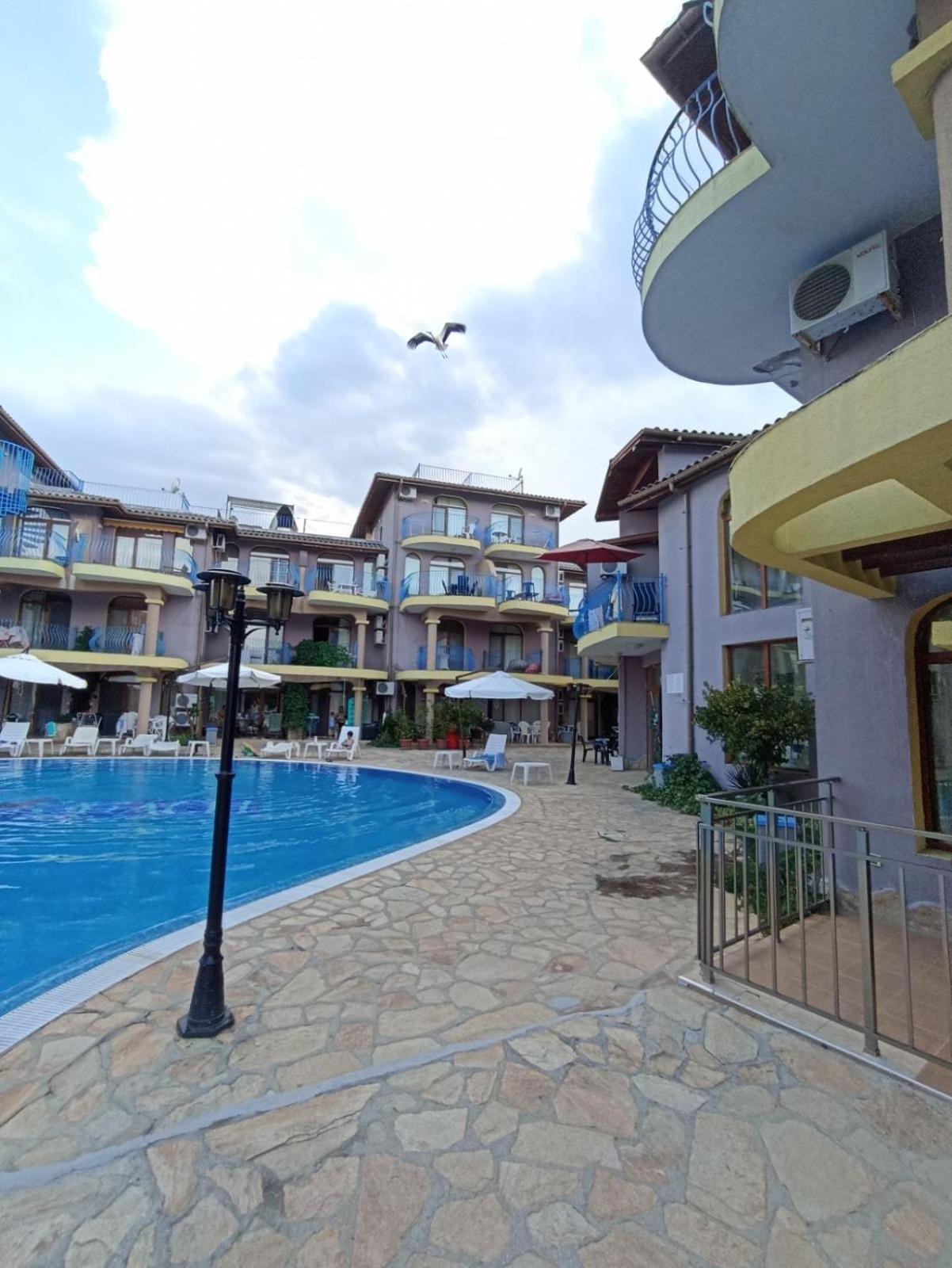 Къмпинг Градина Луксозен Апартамент Chernomorets Bagian luar foto